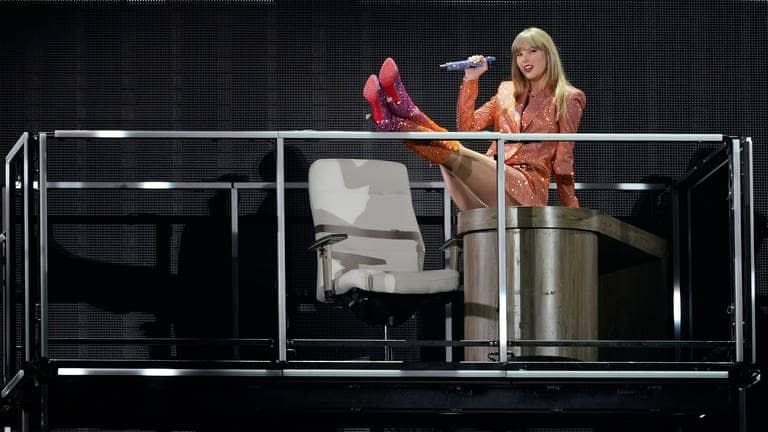 Taylor Swift in Paris zum Europa-Tourauftakt der Eras Tour