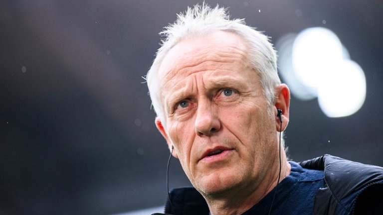 Christian Streich Verl Sst Den Sc Freiburg Zum Saisonende Fu Ball