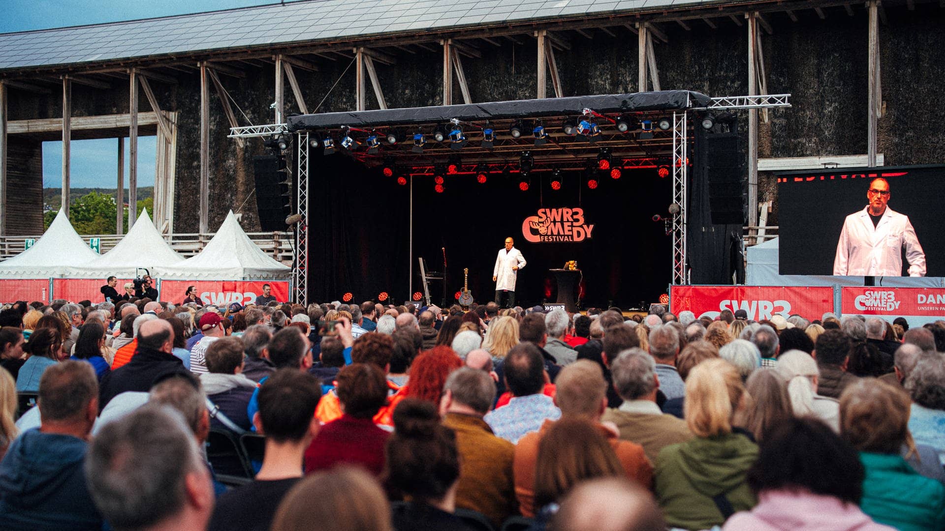 Comedians und Besucher beim SWR3 Comedy Festival in Bad Dürkheim (Foto: SWR3, Adrian Walter)