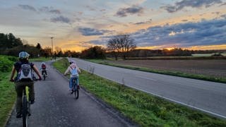 Touren mit der Familie: So lange keine Berge im Weg sind, machen die Kids gerne mit.