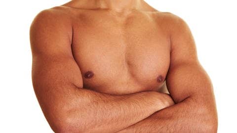 Nackter männlicher Oberkörper mit Brustwarzen