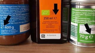 Das kleine „e“ findet sich auf fast allen Verpackungen und Flaschen und ist ein EWG-Zeichen.