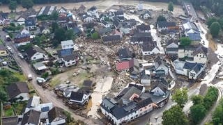 Stuttgarter Höhenretter helfen nach Unwettern in Rheinland ...