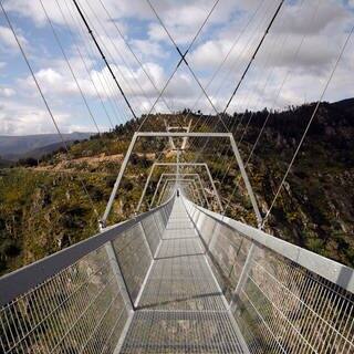 „516 Arouca“, die längste Fußgänger-Hängebrücke der Welt in Portugal