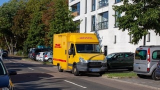 Ein Postauto in Karlsruhe