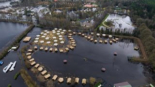 Flächen vom Serengeti-Park sind teilweise von Wasser überflutet (Aufnahme mit einer Drohne). 