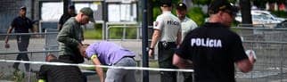 Der slowakische Regierungschef Robert Fico wurde bei einem Attentat lebensgefährlich verletzt. Der Innenminister spricht von einem politischen Motiv.