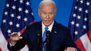 US-Präsident Joe Biden spricht auf einer Pressekonferenz nach dem Nato-Gipfel in Washington. Dabei verwechselte er Kamala Harris mit Donald Trump. Zuvor hatte er die Namen von Selenskyj und Putin vertauscht.