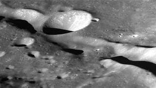Symbolbild: Dieses Foto, das vom Korea Aerospace Research Institute zur Verfügung gestellt wurde, zeigt ein Bild des Kraters Vallis Schrödinger auf dem Mond.
