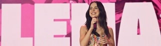 Lena Meyer-Landrut bei einem Konzert - Jetzt fällt der nächste Auftritt von ihr in Regensburg aus. Der Grund: Ein „medizinischer Notfall“