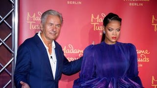 Klaus Wowereit bei der Enthüllung der neuen Wachsfigur von Rihanna anlässlich des Jubiläums 15 Jahre Madame Tussauds Berlin. Berlin, 20.06.2023 