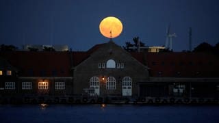 Orangenes Leuchten über der dänischen Hauptstadt Kopenhagen.