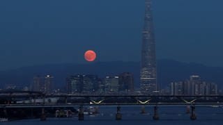 Ein beeindruckendes Bild vom Supermond aus der südkoreanischen Hauptstadt Seoul.