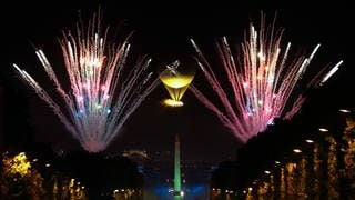 Feuerwerk bei der Eröffnungsfeier der Paralympics in Paris.