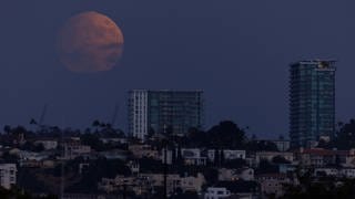 Grandioser Supermond-Anblick in San Diego im US-Staat Kalifornien.