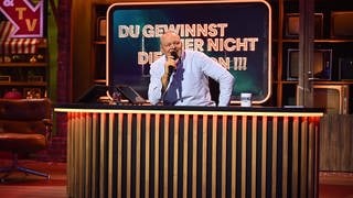 Stefan Raab feiert mit der brandneuen Quiz- und Competition-Show #DGHNDMBSR «Du gewinnst hier nicht die Million bei Stefan Raab» sein TV-Comeback auf RTL+