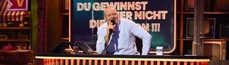 Stefan Raab feiert mit der brandneuen Quiz- und Competition-Show #DGHNDMBSR «Du gewinnst hier nicht die Million bei Stefan Raab» sein TV-Comeback auf RTL+