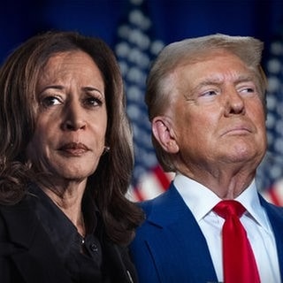 Eine Kollage zur US-Präsidentschafts-Wahl 2024. Ex-Präsident Donald Trump, der 2024 wieder kandidiert und die amtierende US-Vizepräsidentin und Präsidentschaftskandidatin Kamala Harris stehen vor einem Hintergrund mit US-Flaggen