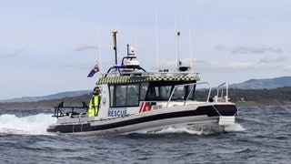 Zwei Boote von Marine Rescue NSW waren bei der Suche beteiligt.