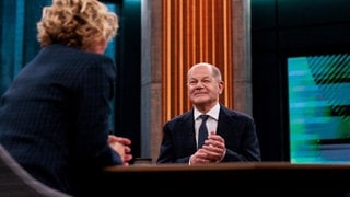 Bundeskanzler Olaf Scholz in der ARD-Sendung „Caren Miosga“. Es geht unter anderem um die Vertrauensfrage und Neuwahlen.