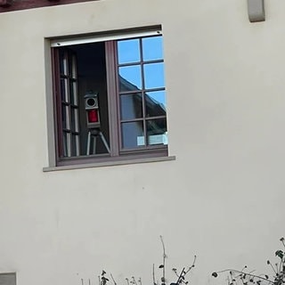 Der Post aus Filderstadt auf Reddit. Im Text darunter wird gefragt: „Darf man einen mobilen Blitzer wirklich im Haus aufstellen? Grundstück wäre möglich, aber „tarnen“ durchs Haus?“