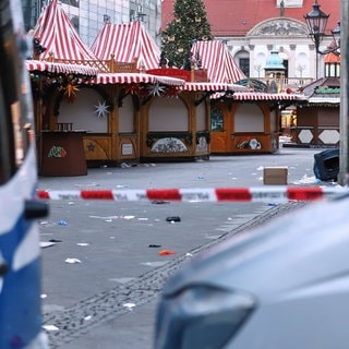 Der Weihnachtsmarkt in Magdeburg am Morgen nach dem Anschlag: Ein Auto war in die Menschen gefahren.