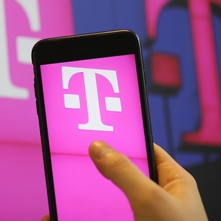 Handy mit Telekom-Logo