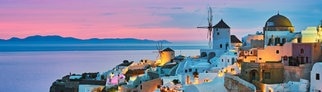 Santorini im Sonnenuntergang: Die Erde bebt gefährlich oft auf der Kykladen-Insel Griechenlands.