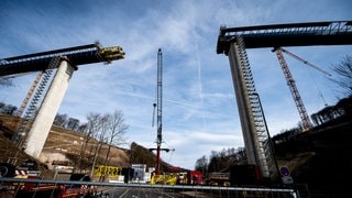 Die Rahmedetalbrücke rund eine Woche vor der „Stahlhochzeit“ Ende Februar.