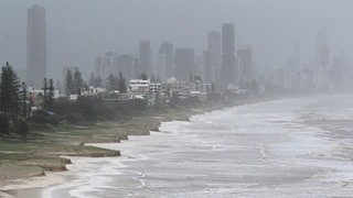 Buchstäblich von „Alfred“ weggespült: der Strand von Gold Coast nahe Brisbane im australischen Bundesstaat Queensland.