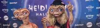 Tom Kaulitz (links) und Heidi Klum als E.T. an Halloween verkleidet