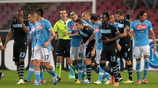 Fair Play beim Spiel SSC Neapel gegen Lazio Rom. Miroslav Klose gibt sein Handspiel vor dem Torschuß gegen Neapel zu. Später erhält der Sportler für seine Ehrlichkeit mehrere Auszeichnungen.