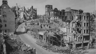 Die Stadt Pforzheim – vor und nach dem Luftangriff 1945.