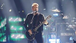 Chad Kroeger, Sänger der Band Nickelback, bei einem Konzert. Symbolbild für die Studie, die sich damit beschäftigt hat, warum die Band angeblich keiner mag.