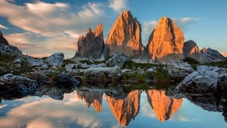 Die Drei Zeinnen in Südtirol: Eine bekannte Bergkette, die viele dort im Urlaub erwandern.