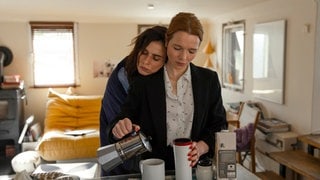 Vicky und Sonja gespielt von Nora Tschirner und Karoline Herfurth im Kinofilm „Wunderschöner“. | „Wunderschöner“, der Film von Karoline Herfurth