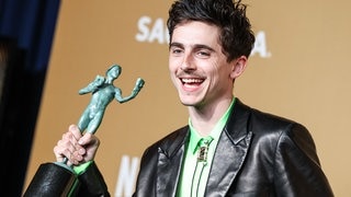 Schauspieler Timothée Chalamet gewinnt einen Preis für seine Rolle als Bob Dylan im Film „Like A Complete Unknown“.