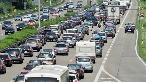 Stau Auf Der A5 Bei Bruchsal: Kurzzeitige Sperrung Der Autobahn - SWR ...