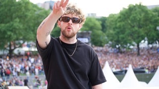 Tom Grennan auf der Bühne nach seinem Konzert.