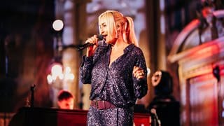 Sarah Connor und 100 Fans beim SWR3 Weihnachtskonzert im Casino Baden-Baden