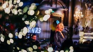 Sarah Connor und 100 Fans beim SWR3 Weihnachtskonzert im Casino Baden-Baden