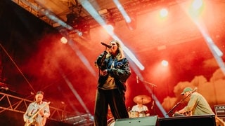 Sängerin Eva Briegel von der Band Juli steht beim Campus Festival in Konstanz auf der Bühne.