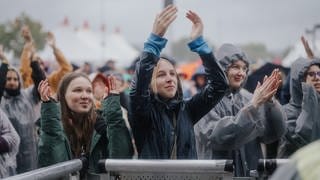 Kessel-Festival-Crowd bei Regen