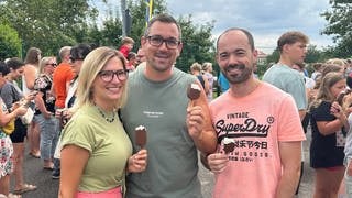 Der Eistruck der SWR3 Eis-Challenge zu Besuch in Adelhausen an der Schweizer Grenze