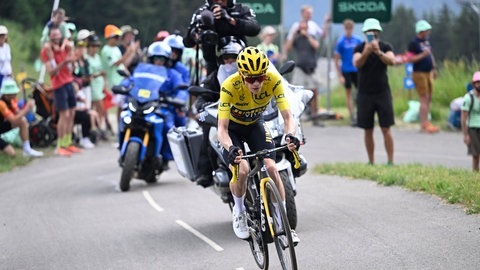 Im Gelben Trikot Jonas Vingegaard (Daenemark  Team Jumbo Visma) - Tour de France 2023