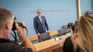 Friedrich Merz (CDU), CDU-Bundesvorsitzender und Unionsfraktionsvorsitzender, gibt eine Pressekonferenz nach dem Treffen mit Bundeskanzler Scholz und zu Konsequenzen nach dem Anschlag von Solingen.