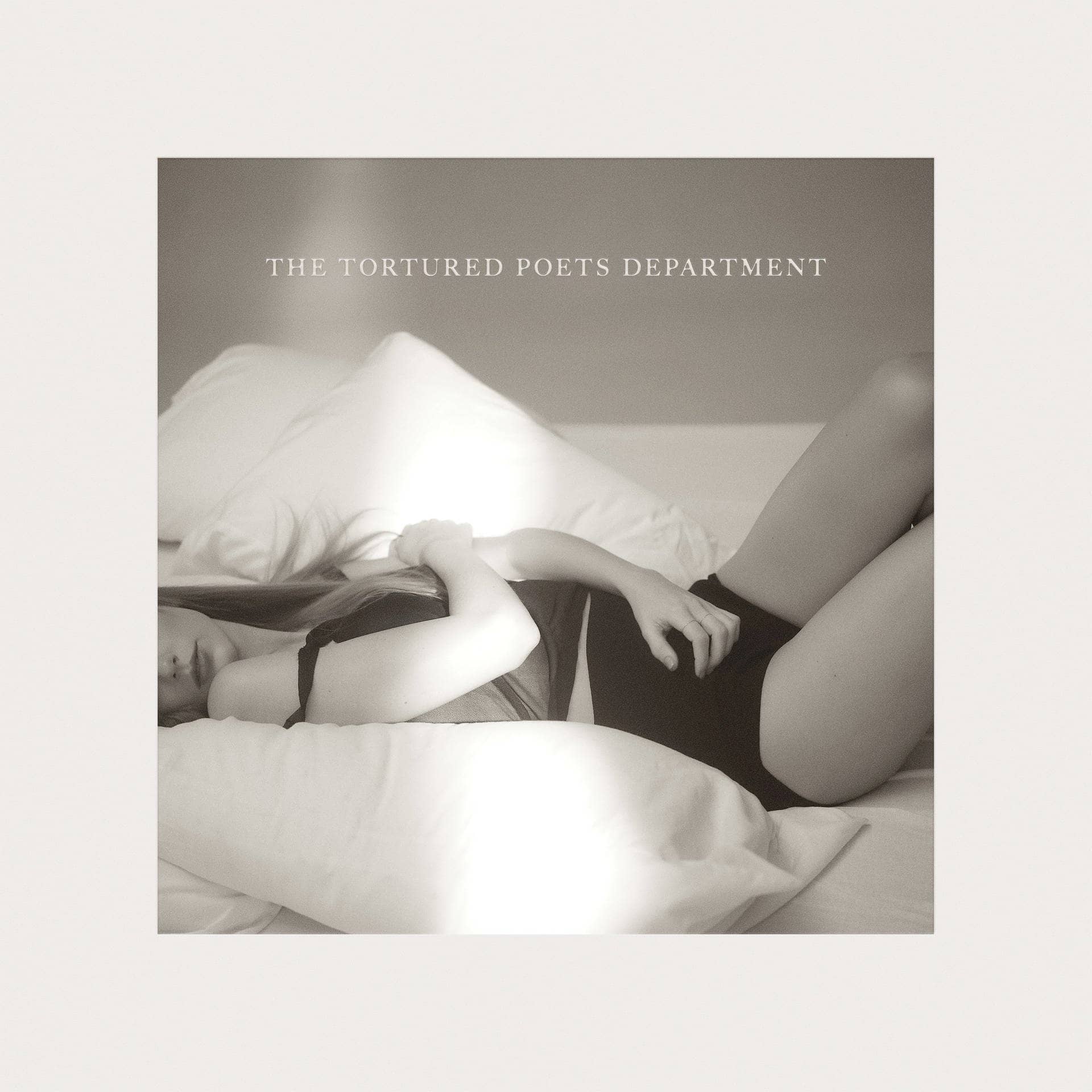 Das Album Cover zu „The Tortured Poets Department“ von Taylor Swift
