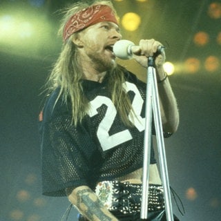 Guns 'n Roses-Sänger Axel Rose bei einem Konzert im Jahr 1990