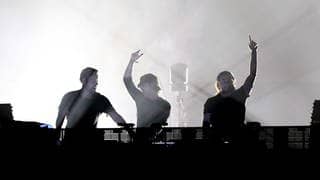 Die drei DJs von Swedish House Mafia legen live auf