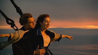 Rose und Jack an der der Titanic